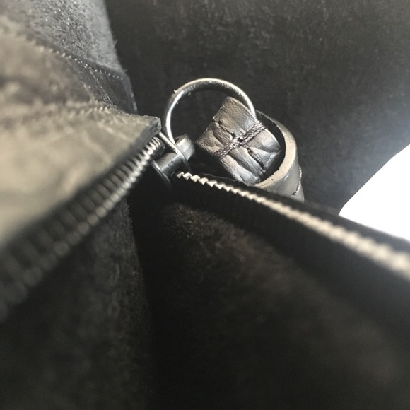 CELINE Phantom croc embossed bag - Picture 6 of 8